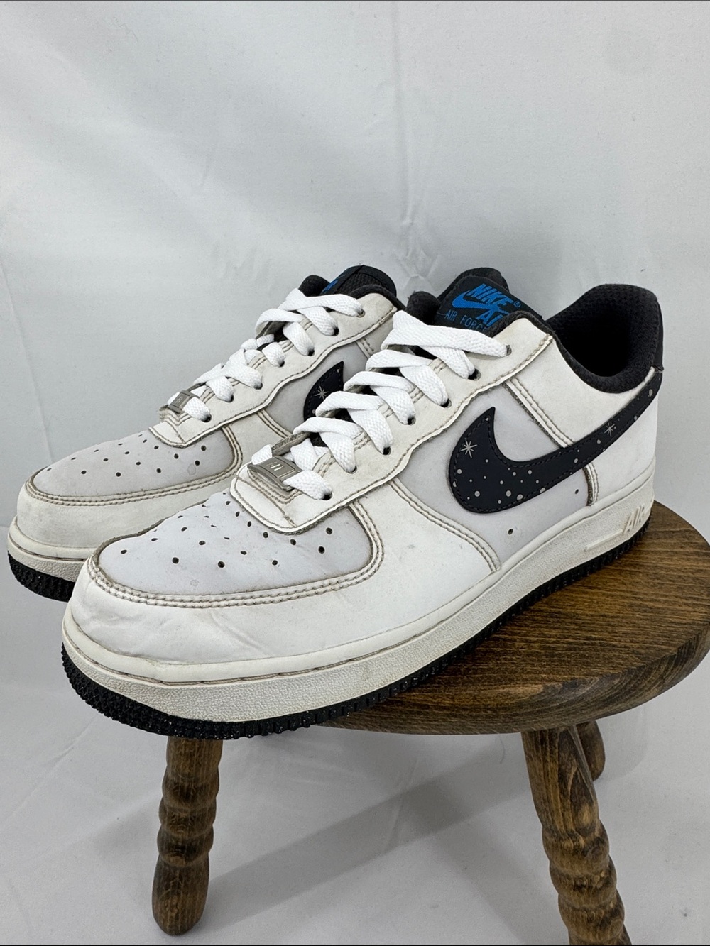 Nike Mens Air Force 1 AF1 '07 Starry Swoosh, White w/ Black, Celestial Stars, 7